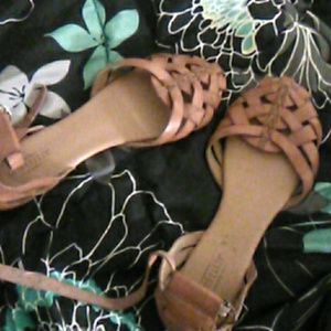 Light brown/hazel strap sandals